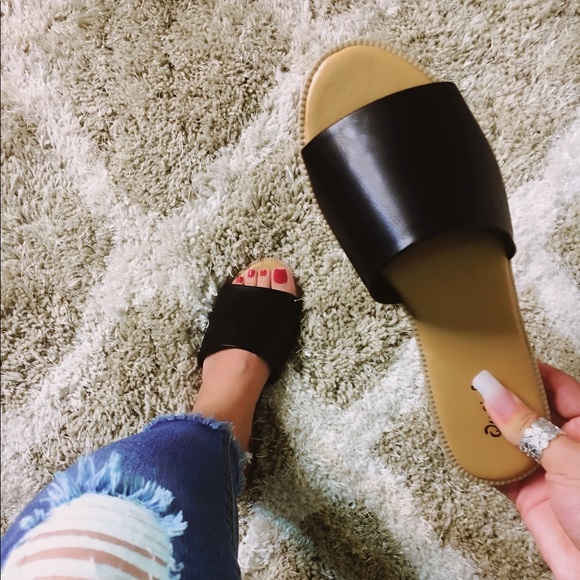 Qupid Shoes - Black Slides